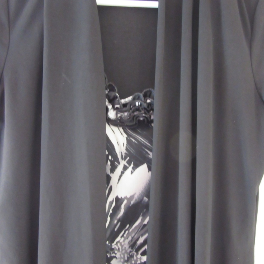 PERSEPTION CONCEPT Women's Top - Picture 3 of 7
